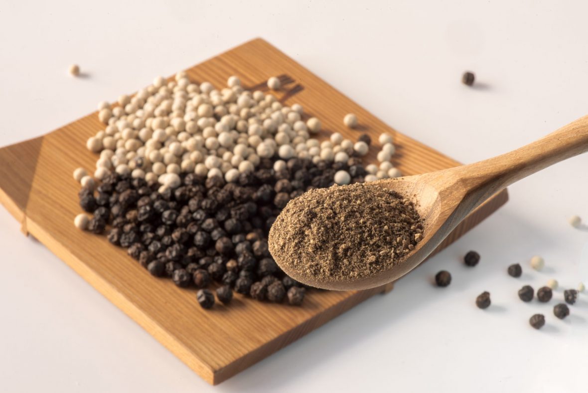 Piperina isolada por Cromatografia Preparativa a partir de Extratos de Pimenta Preta